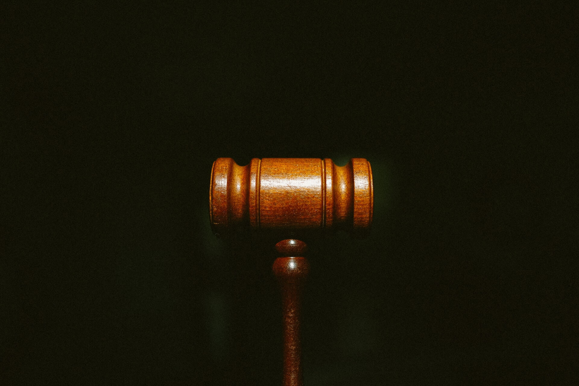 Mazo de madera de un juez